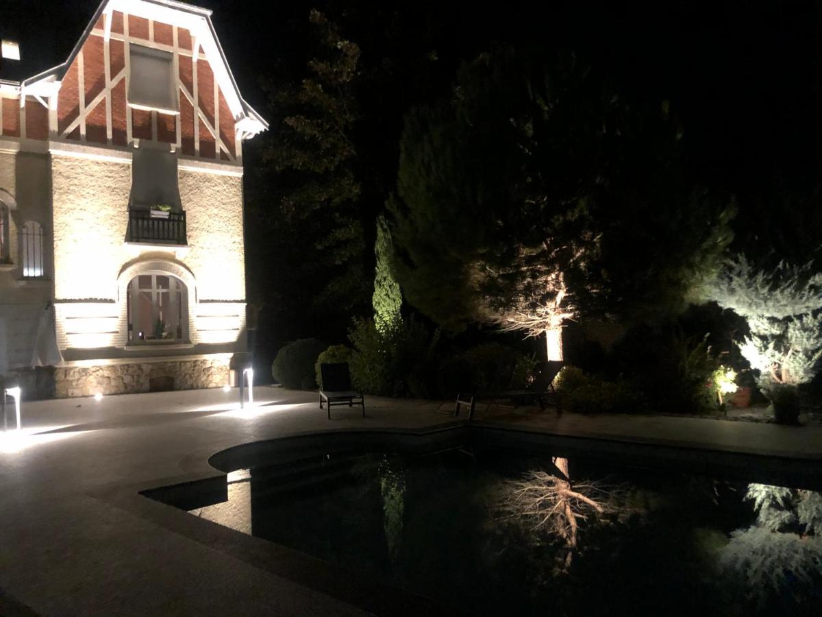 Le Pavillon De Nathalie Ξενοδοχείο Isles-sur-Suippe Εξωτερικό φωτογραφία